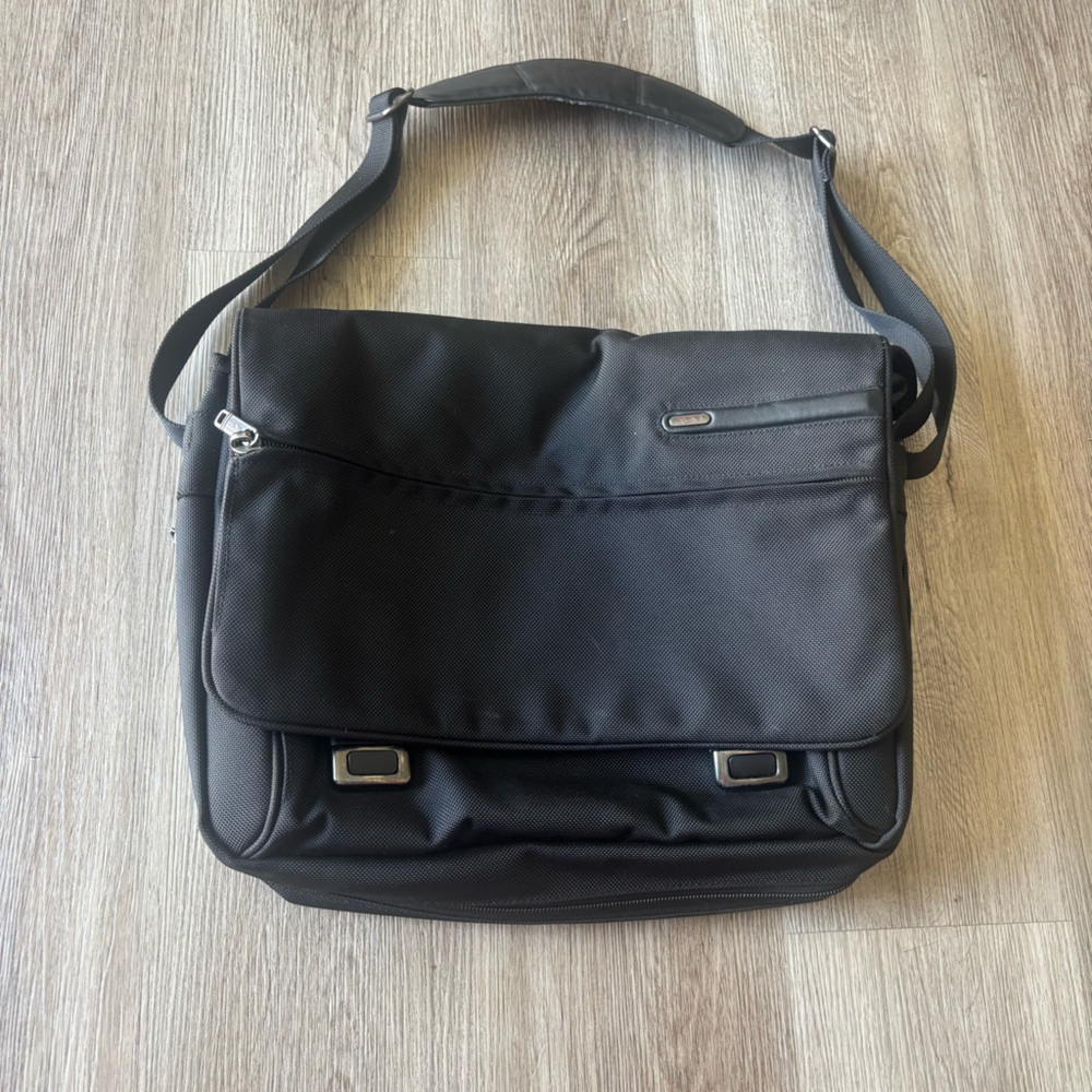 Tumi Tech Briefcase Laptop Messenger Shoulder Strap Work Bag 26174D4